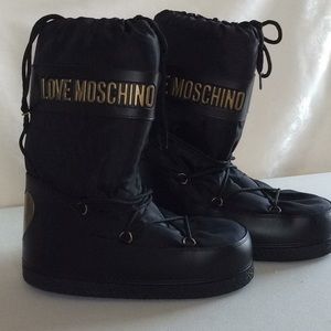 Love Moschino snow boots